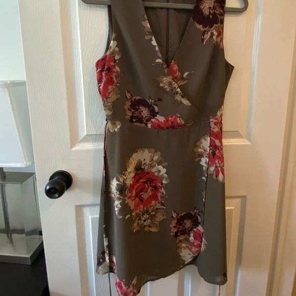 Dynamite Floral Wrap Dress - Picture 2 of 7